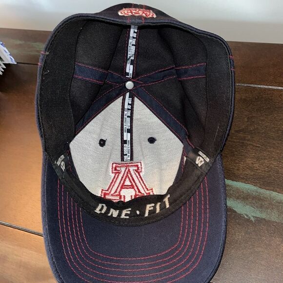 Top of the world Vintage one fit Arizona Wildcats Logo Baseball cap stretch hat - Picture 3 of 4